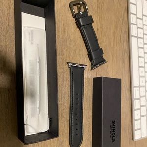 NEW Shinola 42/44mm Apple Watch Leather Band